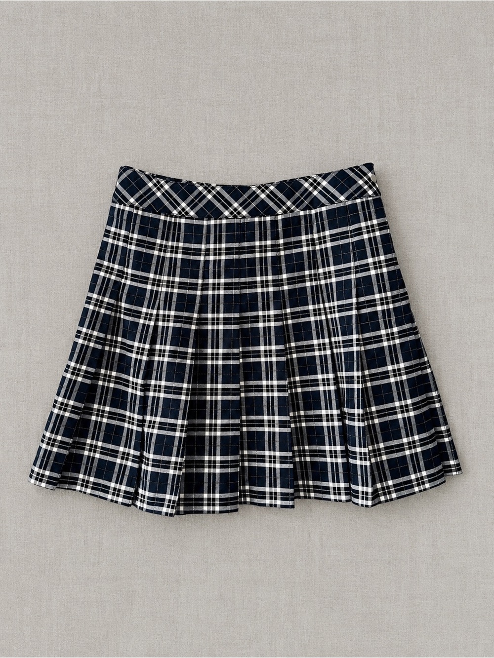 H&M Navy and White Plaid Pleated Skirt - Picture 3 of 4